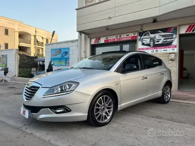 Usata Lancia Delta Gold 120 CV (88 kW) 2014 Grigio Utilitaria