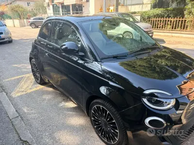 Usata Fiat 500e La Prima 86 kW (118 CV) 2021 Nero Berlina