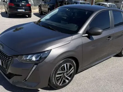 Usata Peugeot 208 Active 75 CV (55 kW) 2020 Grigio Utilitaria