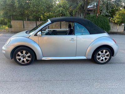 Usata VW New Beetle 101 CV (74 kW) 2004 Grigio Utilitaria