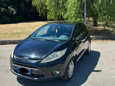 Usata Ford Fiesta Titanium 80 CV (58 kW) 2009 Berlina