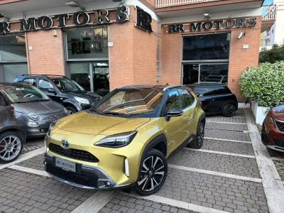 Usata Toyota Yaris Cross 92 CV (67 kW) 2022 Giallo SUV