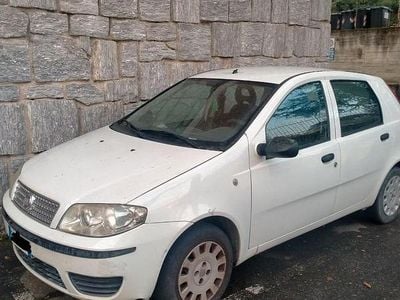 Occasion Fiat Punto 80 ch (58 kW) 2010 Blanc Citadine