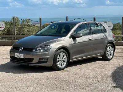 Używany VW Golf VII Comfortline 110 KM (80 kW) 2017 Szary Sedan/Limuzyna