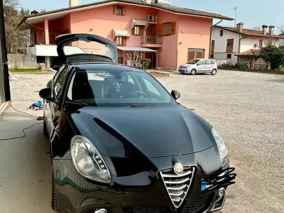 Usata Alfa Romeo Giulietta 150 CV (110 kW) 2013 Nero Utilitaria