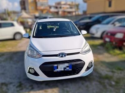 Usata Hyundai i10 69 CV (50 kW) 2015 Bianco Utilitaria