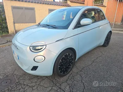 Usata Fiat 500e Icon 42 kW (58 CV) 2021 Blu Berlina