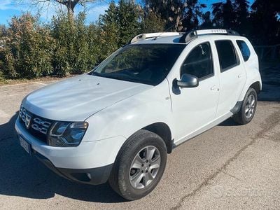 Usata Dacia Duster Lauréate 115 CV (84 kW) 2017 Bianco SUV