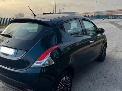 Usata Lancia Ypsilon 80 CV (58 kW) 2015 Blu Utilitaria