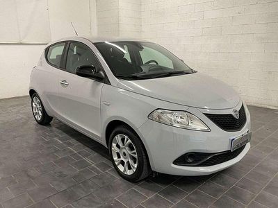 Usata Lancia Ypsilon 69 CV (50 kW) 2019 Grigio Utilitaria