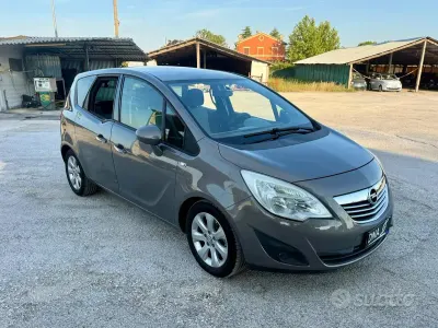 Usata Opel Meriva 95 CV (69 kW) 2011 Grigio Monovolume