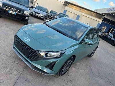 Nuova Hyundai i20 84 CV (61 kW) 2025 Verde Berlina