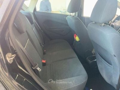 Usata Ford Fiesta Business Edition 70 CV (51 kW) 2012 Nero Utilitaria