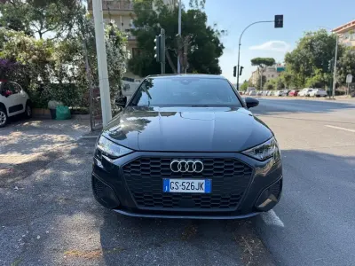 Usata Audi A3 Business 131 CV (96 kW) 2023 Grigio Berlina