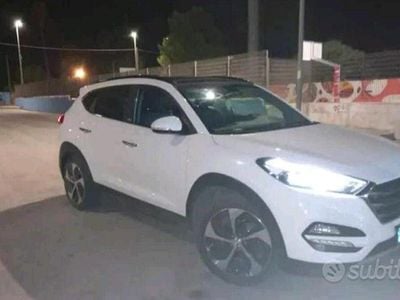 Usata Hyundai Tucson Xpossible 141 CV (103 kW) 2016 Bianco SUV