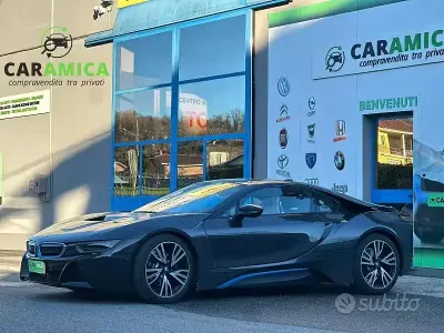 Usata BMW i8 Efficient Dynamics 362 CV (266 kW) 2016 Blu/azzurro Coupé