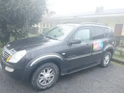 Usata SsangYong Rexton 165 CV (121 kW) 2005 Nero SUV