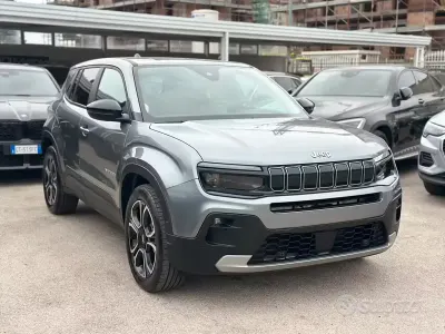 Usado Jeep Avenger EV Summit 61 kW (84 CV) 2025 Gris SUV