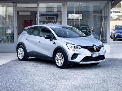 Usata Renault Captur 94 CV (69 kW) 2021 Argento SUV