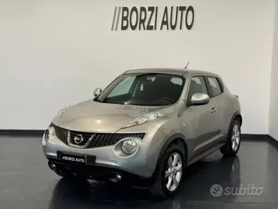 Używany Nissan Juke Acenta 117 KM (86 kW) 2011 Szary SUV