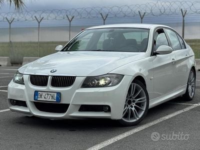 Begagnad BMW 318 M Sport 122 HK (89 kW) 2007 Vit Sedan