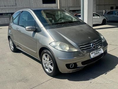 Begagnad Mercedes A150 Classic 95 HK (69 kW) 2006 Grå Sportkupé