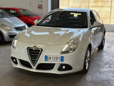 Usata Alfa Romeo Giulietta Progression 120 CV (88 kW) 2012 Bianco Utilitaria