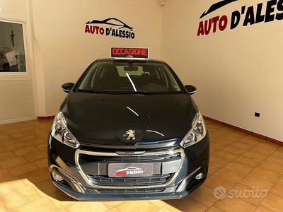 Usata Peugeot 208 Signature Sky 119 CV (87 kW) 2019 Grigio Utilitaria