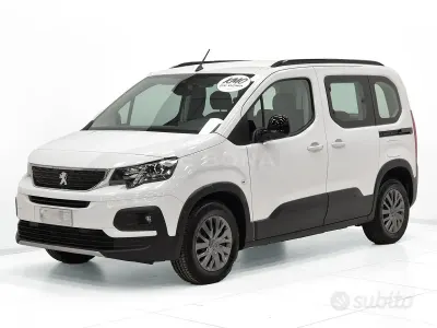 Usata Peugeot e-Rifter Allure 61 kW (84 CV) 2024 Bianco Monovolume