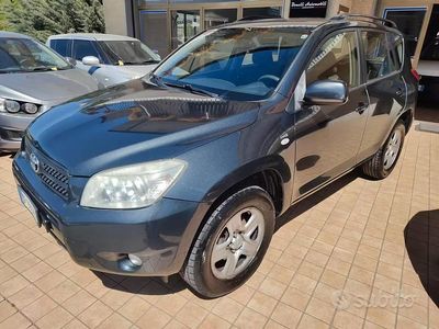 Usata Toyota RAV4 136 CV (100 kW) 2008 Grigio SUV