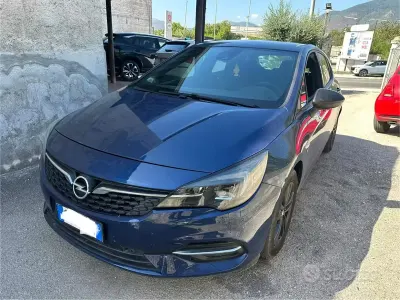 Käytetty Opel Astra Ultimate 122 HP (89 kW) 2020 Sininen Sedan