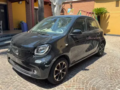 Usata Smart ForFour Prime 71 CV (52 kW) 2016 Nero Utilitaria