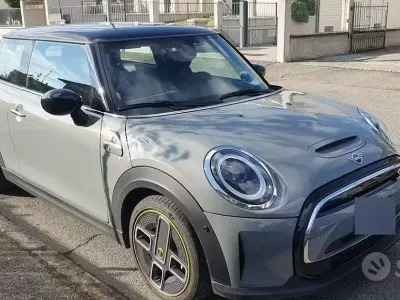 Usata Mini Cooper SE 75 kW (102 CV) 2022 Grigio Utilitaria