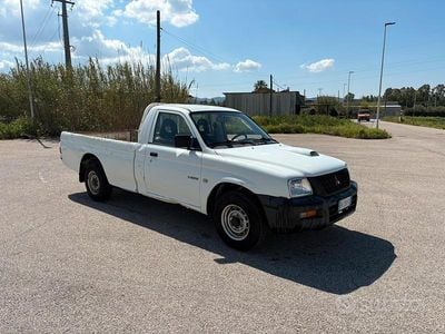 Usata Mitsubishi L200 72 CV (52 kW) 2002 Bianco Pick-up