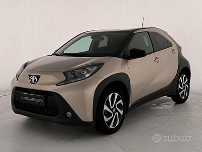 Ginger beige Usata 2023 Toyota Aygo X Trend SUV | 16.900 € (Buon prezzo)