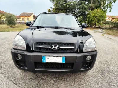 Usata Hyundai Tucson Dynamiq 141 CV (103 kW) 2007 Nero SUV