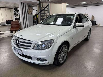 Usado Mercedes C320 Avantgarde 224 CV (164 kW) 2009 Blanco Berlina