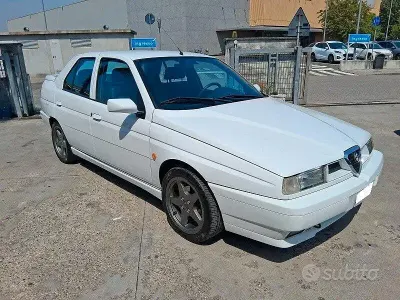 Usata Alfa Romeo 155 140 CV (102 kW) 1997 Bianco Berlina