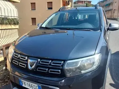 Usata Dacia Sandero 90 CV (66 kW) 2019 Grigio Berlina