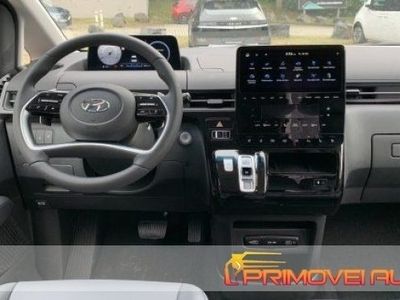 Usata Hyundai Staria Prime 177 CV (130 kW) 2023 Blu/azzurro Monovolume
