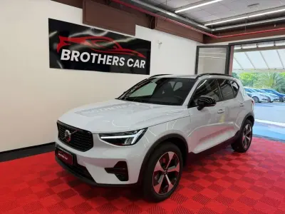 Nuova Volvo XC40 Plus 163 CV (119 kW) 2026 Grigio SUV
