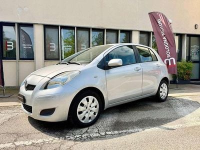 Usata Toyota Yaris 101 CV (74 kW) 2009 Argento Utilitaria