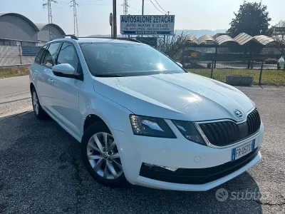 Usata Skoda Octavia Executive 116 CV (85 kW) 2018 Bianco Station wagon