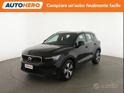 Gebraucht Volvo XC40 Core 179 PS (131 kW) 2023 Schwarz SUV