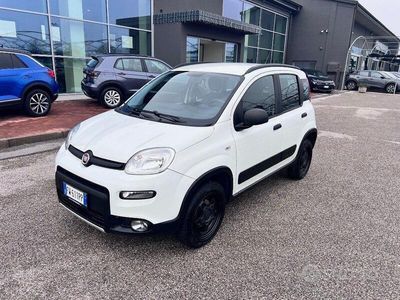 Usata Fiat Panda 4x4 S 85 CV (62 kW) 2019 Bianco Utilitaria