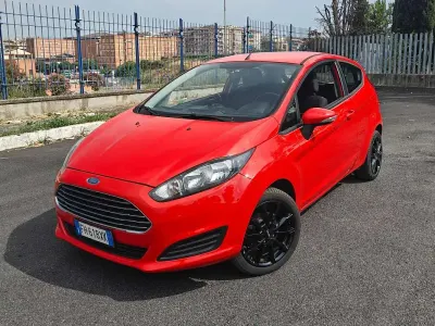 Usata Ford Fiesta 97 CV (71 kW) 2017 Rosso Utilitaria