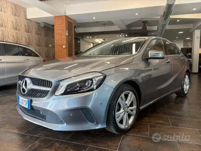 Usata Mercedes A200 Premium 136 CV (100 kW) 2016 Grigio Utilitaria
