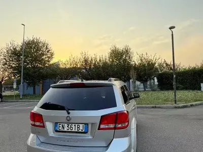 Usata Fiat Freemont 170 CV (125 kW) 2012 Grigio SUV