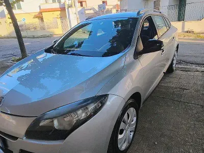 Usata Renault Mégane GrandTour 110 CV (80 kW) 2011 Grigio Station wagon