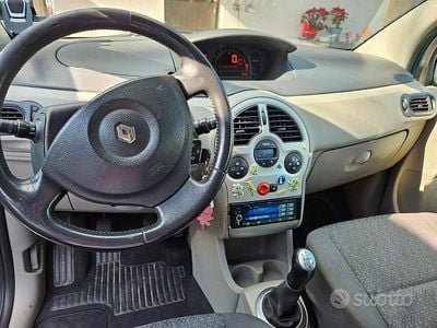 Verde Usata 2005 Renault Modus Dynamique Monovolume | 1950 € (Buon prezzo)
